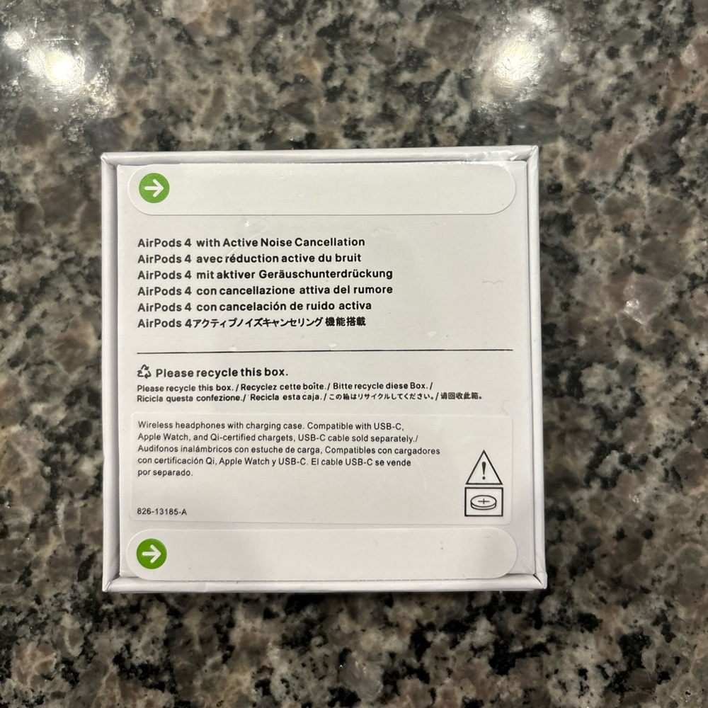 AirPod pro generation 4 - Picture 2 of 2